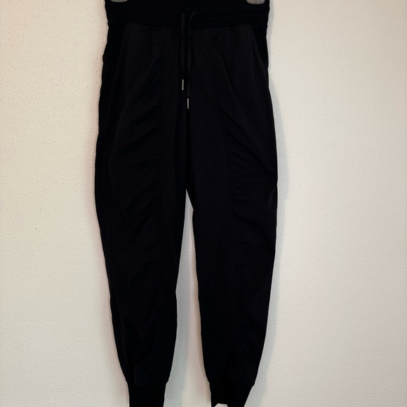 Lululemon Women’s Dance Studio Mid-Rise Jogger 28” Black size 6 Casual Hiking - Picture 3 of 14